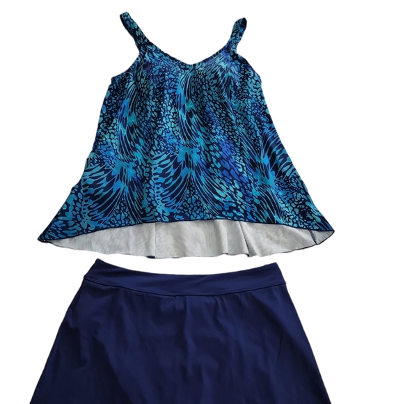 Two Piece Swimsuit, d&c. Beach - Picture 4 of 9